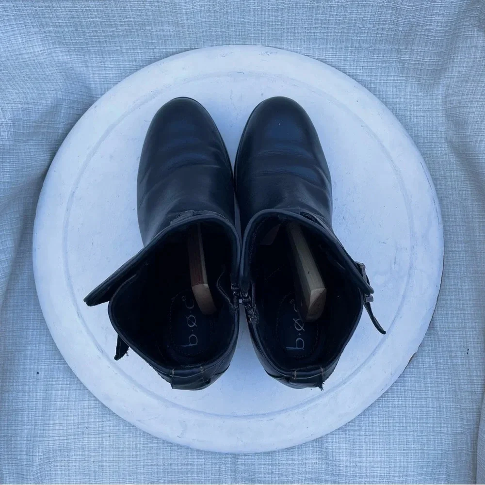 B.O.C. Born Shea Ankle Booties 8.5 M Black Leather Buckle Almond Toe Shoes